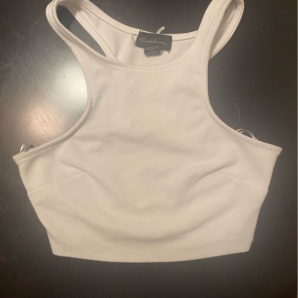 plain white crop top - Picture 2 of 3